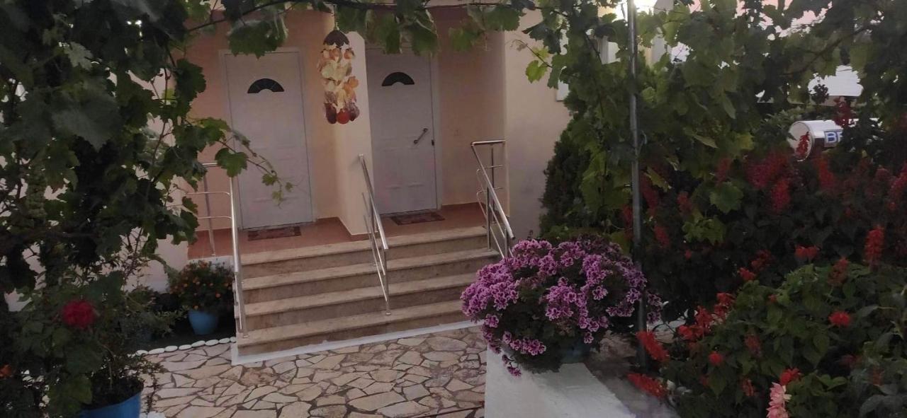 Vasil Rooms Λούκοβο Εξωτερικό φωτογραφία